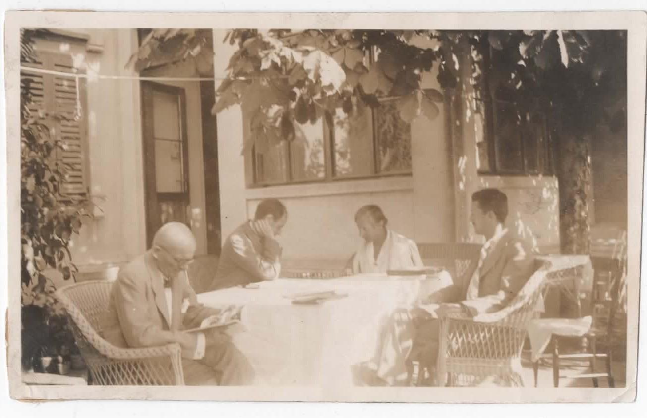 On the terrace (1938)